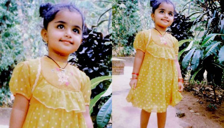 Actress-childhood-pic (1)