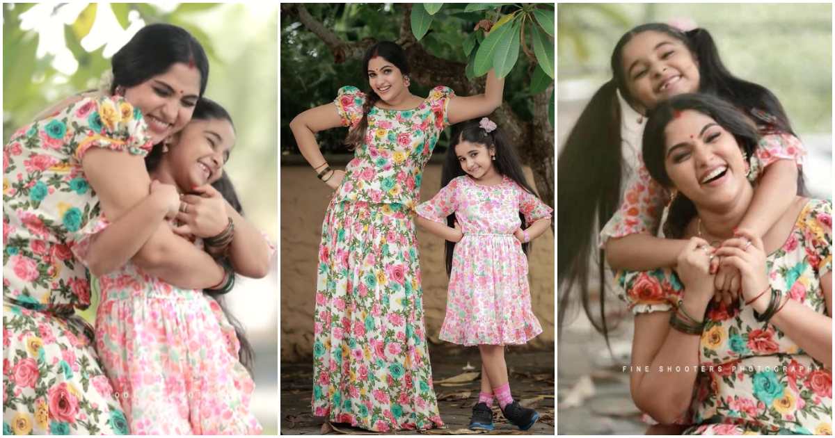Actress Muktha and Daughter new Dance Viral